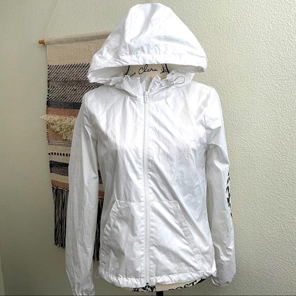 Adidas lightweight windbreaker - Picture 2 of 6